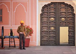 Gardiennage Paris : société RMS et sécurité en Île-de-France